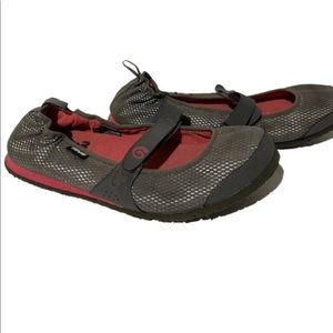 Teva Mush gray and pink Mary Jane water shoes size 9
